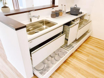 　■食洗機や浄水器のついたシステムキッチン！同仕様写真