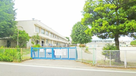  関沢小学校.